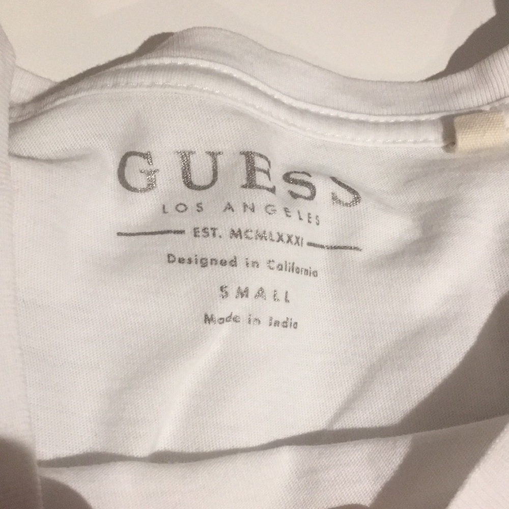 GUESS T-Shirt - Picture 2 of 3